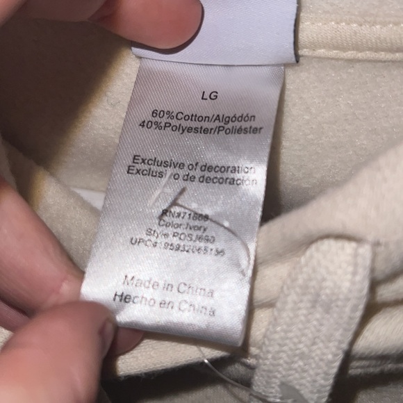 Super Cute, Never Worn. - Picture 4 of 4